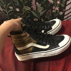 Vans men’s size 6.5 minimal use no damage cleaned internally and externally !!!!